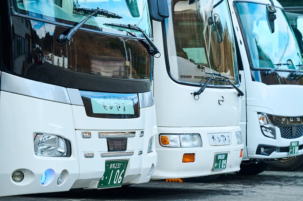 貸切バス（小型・中型・大型）